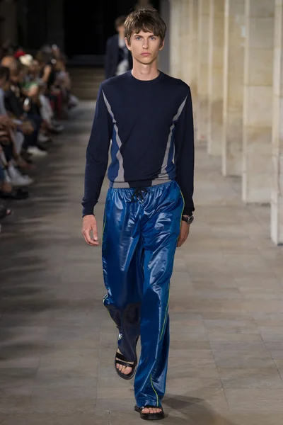Look 31